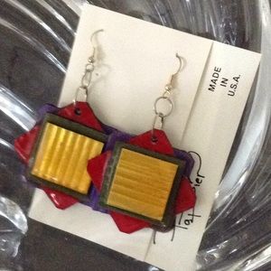 Color Blocking Solids red/gold/ Blk earrings